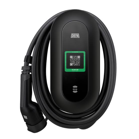 Defa Power 22 kW- Sähköauton latausasema kotiin asennettuna